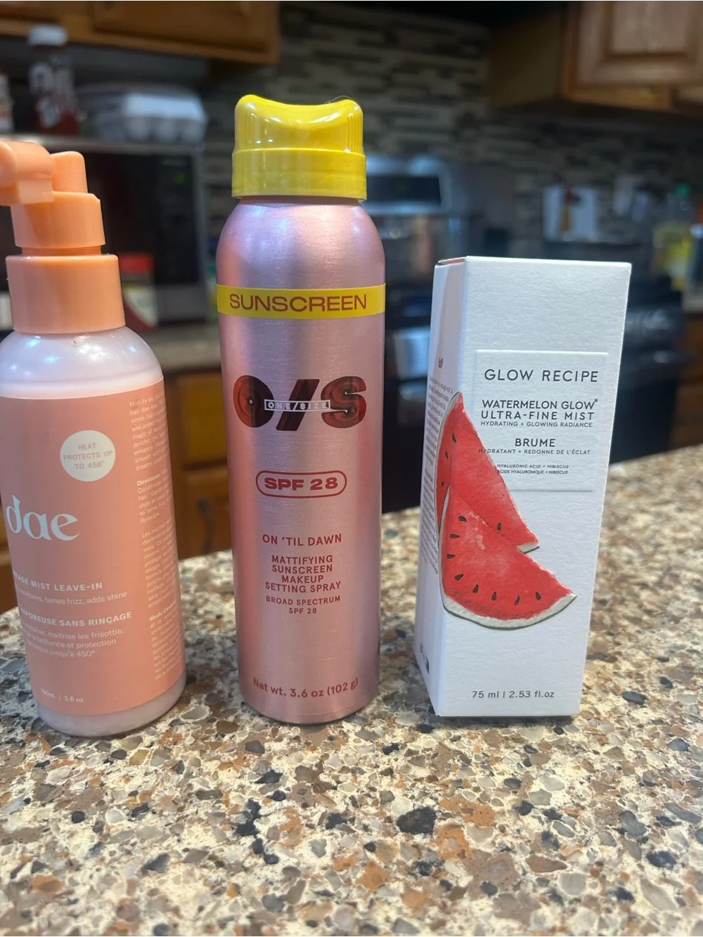 On 'Til Dawn Mattifying Sunscreen Setting Spray SPF 28 - Pink & Yellow